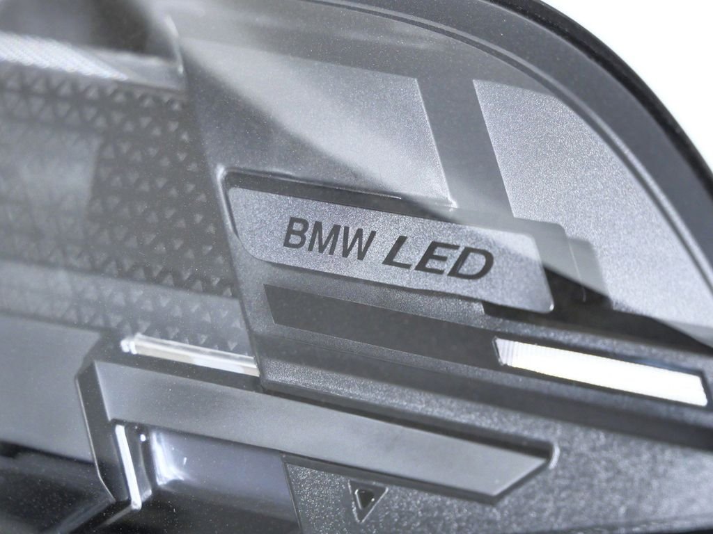 Used 2026 Alpine White BMW xDrive50e image 5