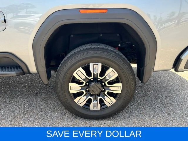 Used 2025 Silver GMC Denali image 10
