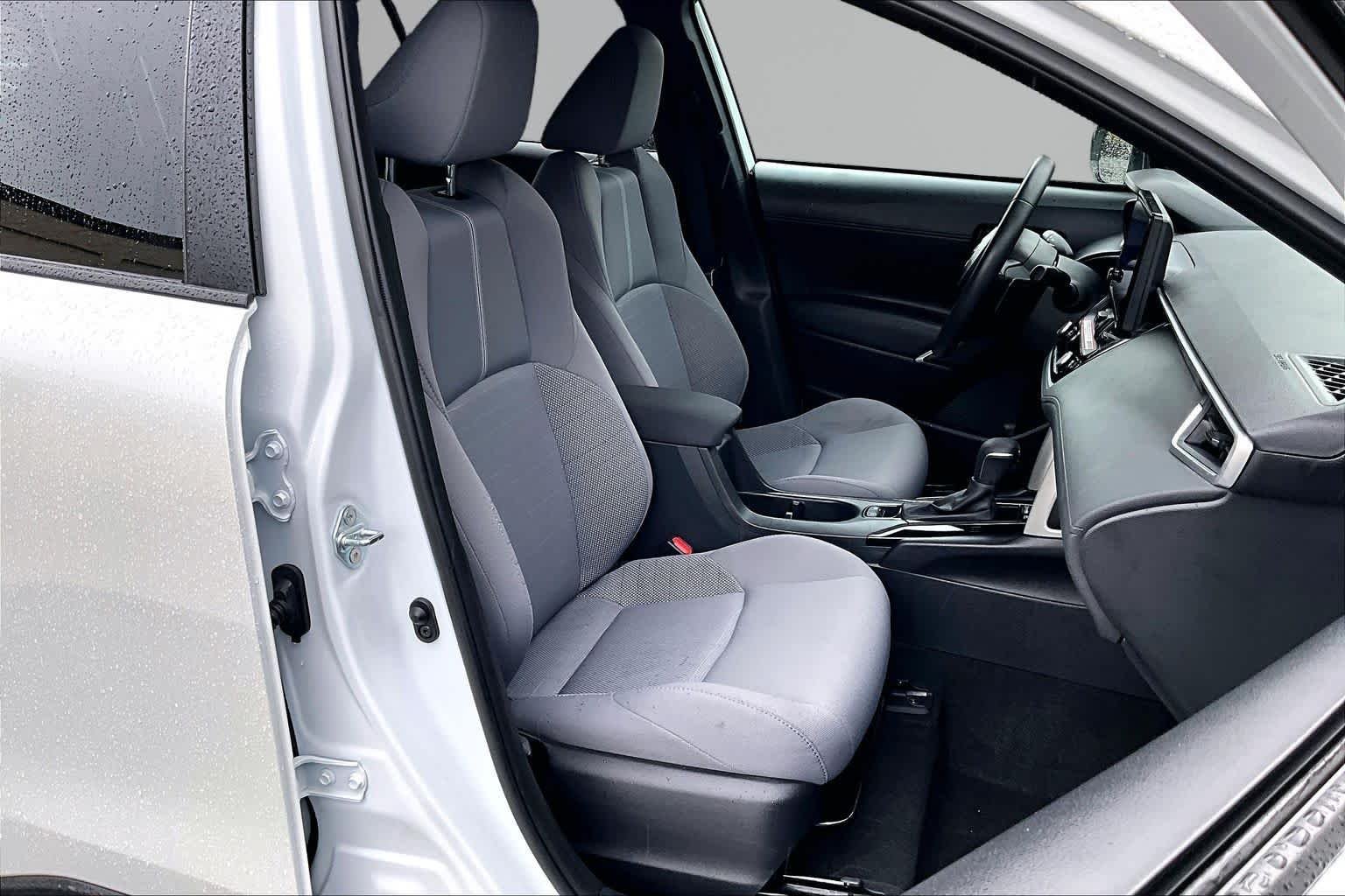 Used 2024 Wind Chill Pearl Toyota Hybrid SE image 9