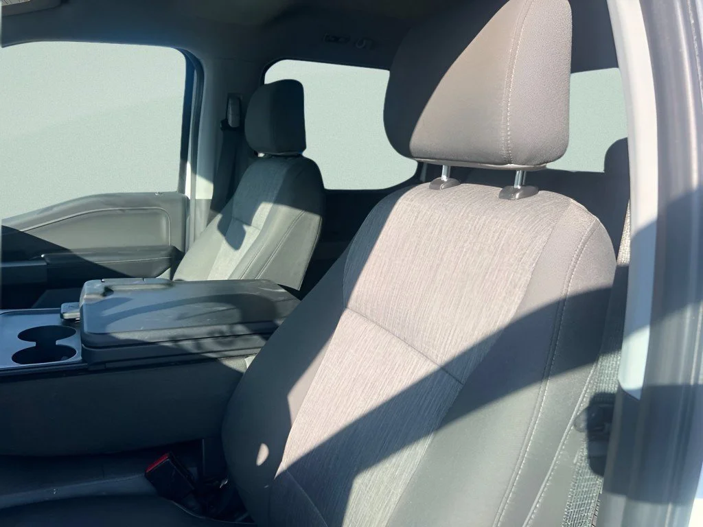 Certified Used 2022 Oxford White Ford XLT image 26