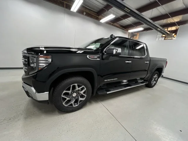 New 2026 Onyx Black GMC SLT image 5