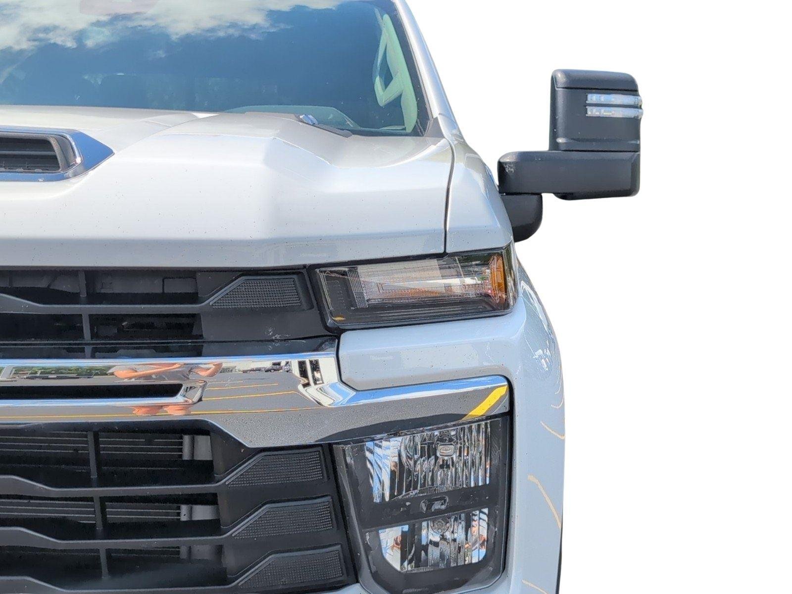 New 2026 Summit White Chevrolet LT image 25