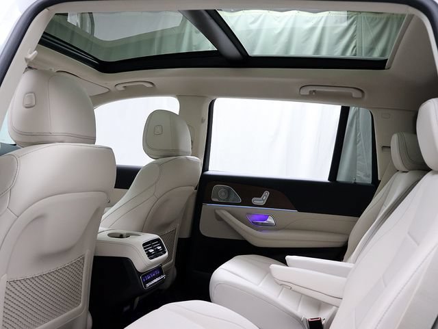 New 2026 Polar White Mercedes-Benz GLS 450 image 44