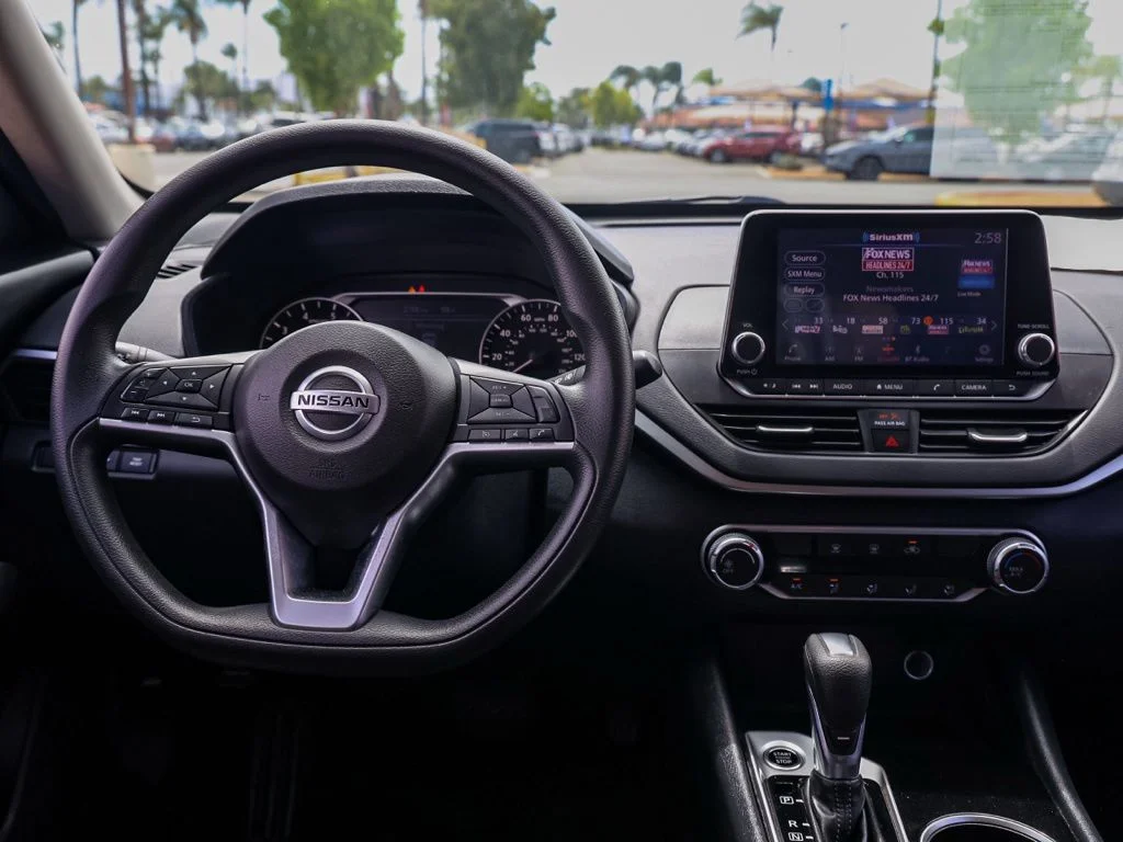 Used 2021 Black Nissan 2.5 SV image 20