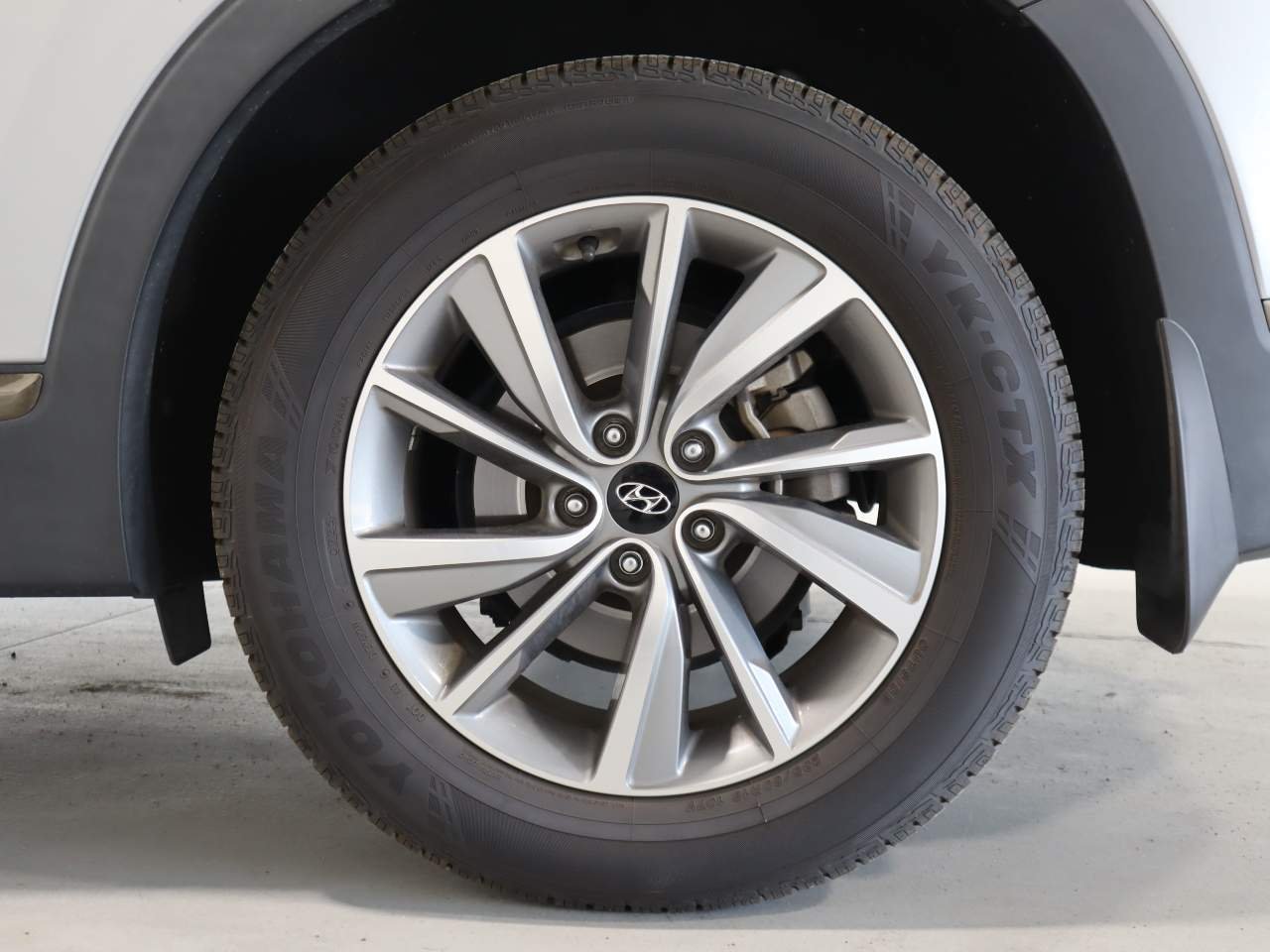 Used 2020 Shimmering Silver Hyundai Limited image 9