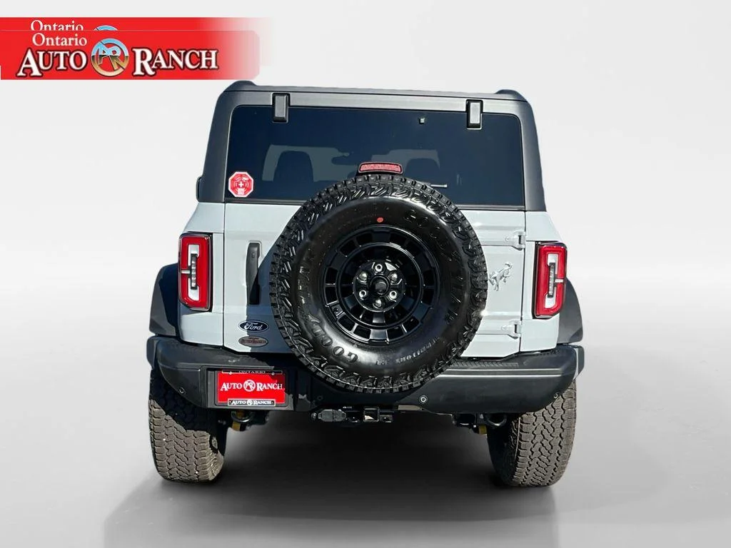 New 2026 AVALANCHE GRAY Ford Badlands image 4
