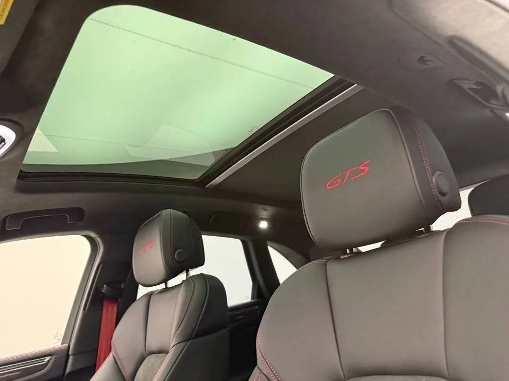 2026 Porsche Macan GTS - Photo 23