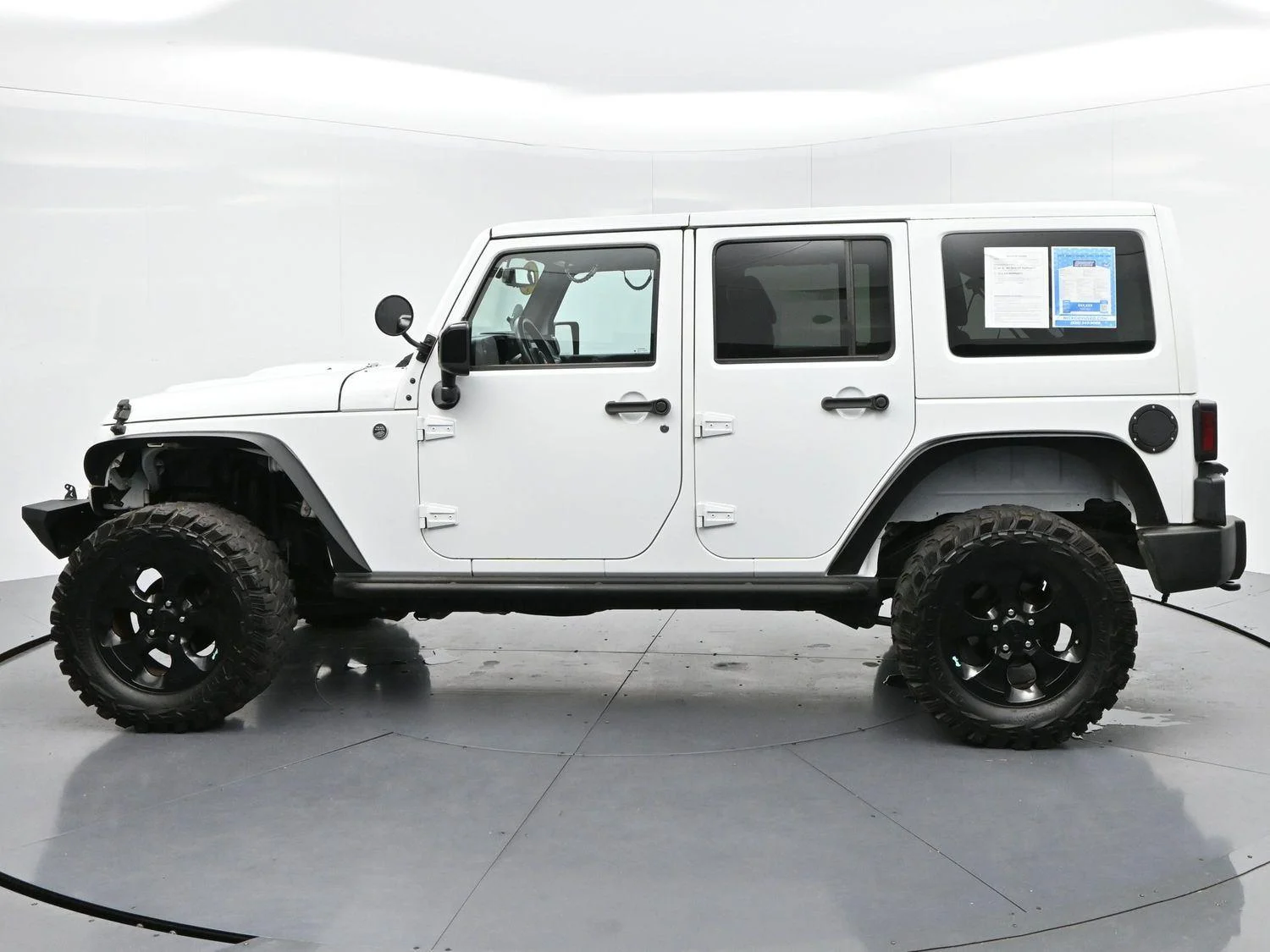 Used 2015 Bright White Clearcoat Jeep Altitude image 4