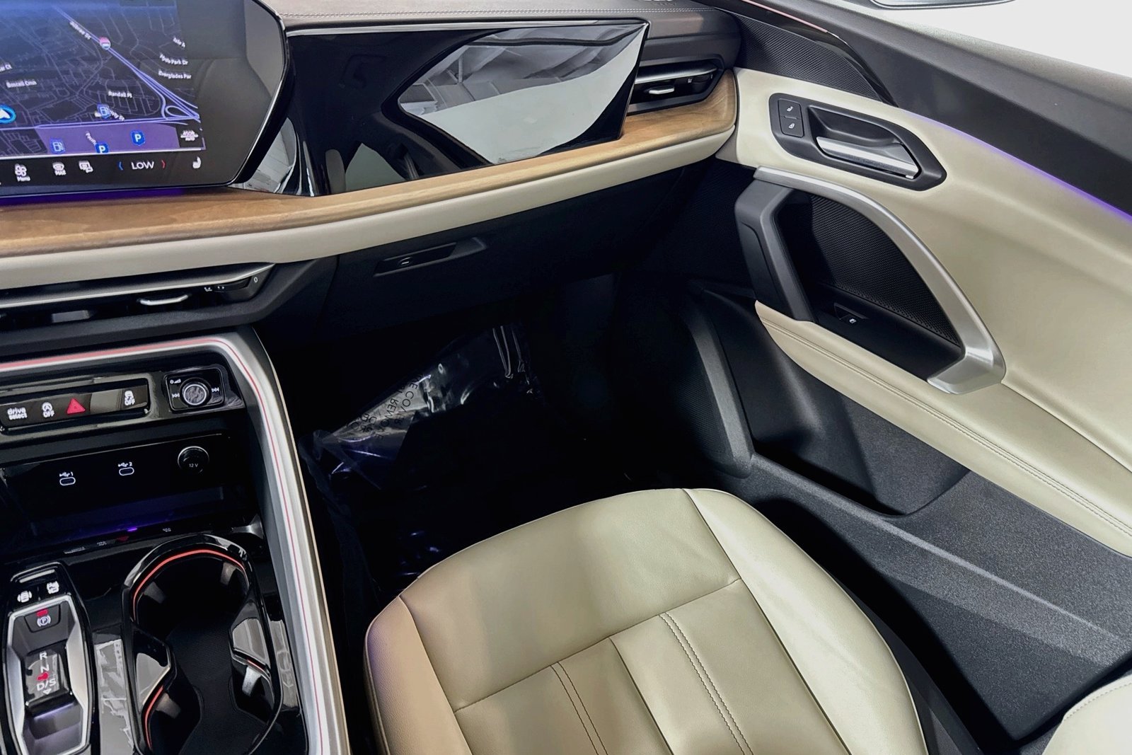Used 2025 Arkona White Audi Premium image 20