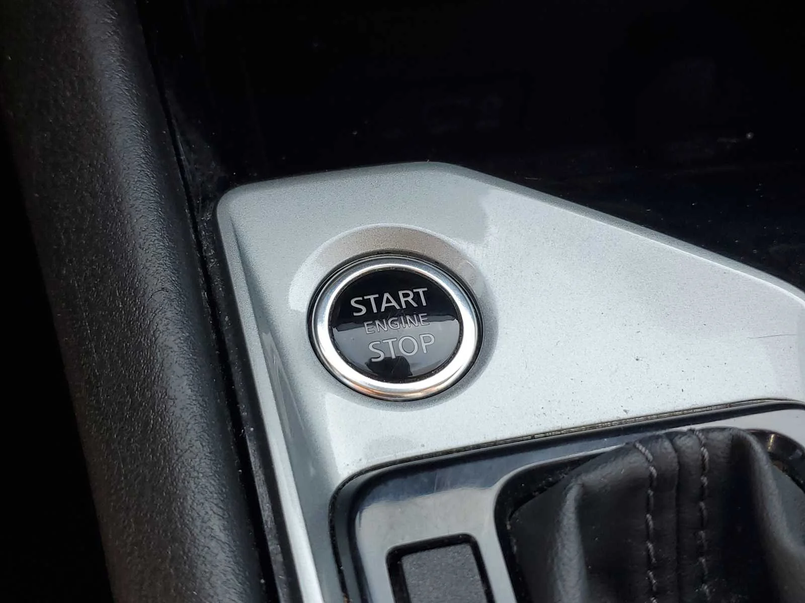 Used 2024 Gun Metallic Nissan 2.5 SV image 28