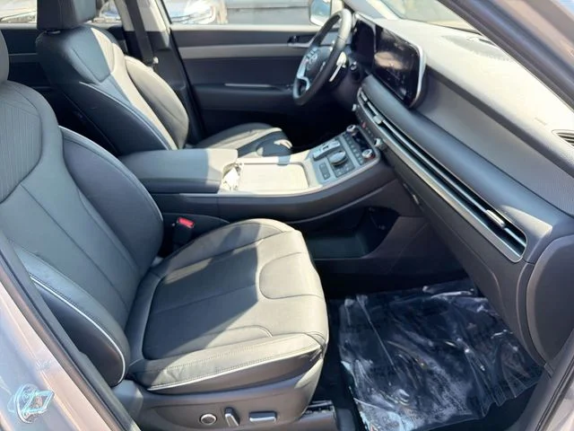 Used 2024 Silver Hyundai SEL image 28