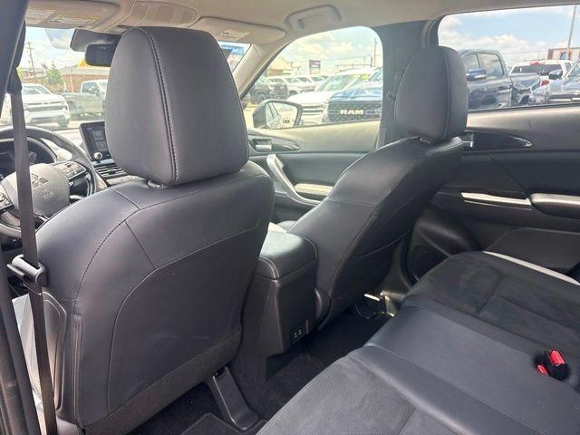 Used 2025  Mitsubishi SE image 26