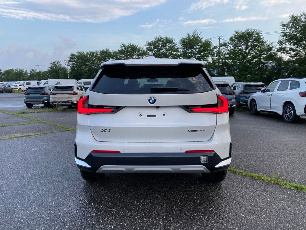 New 2026 Mineral White Metallic BMW xDrive28i image 3