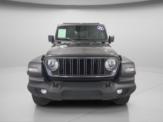 Used 2025 Granite Crystal Metallic Clearcoat Jeep Sport S image 2