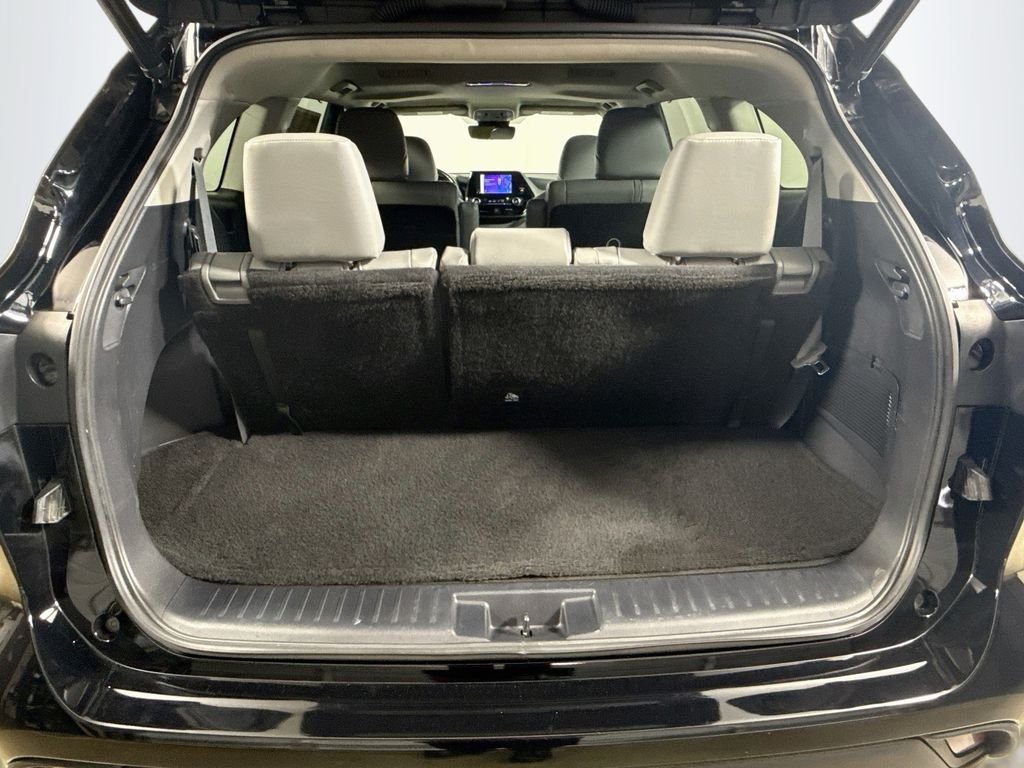 Used 2023 Midnight Black Metallic Toyota XLE image 27