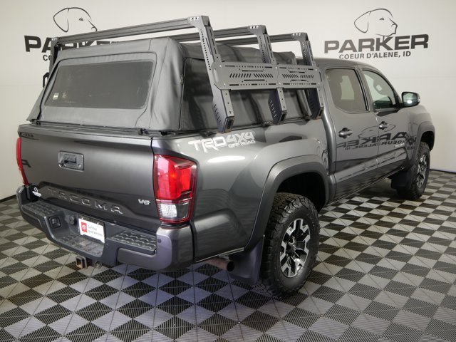Used 2018 Magnetic Gray Metallic Toyota Double Cab TRD Off-Road w/ Technology Pkg image 5