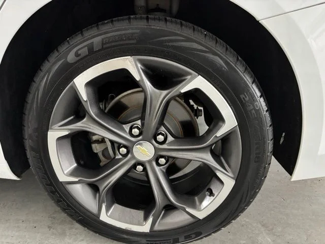 Used 2021 White Chevrolet LT image 8