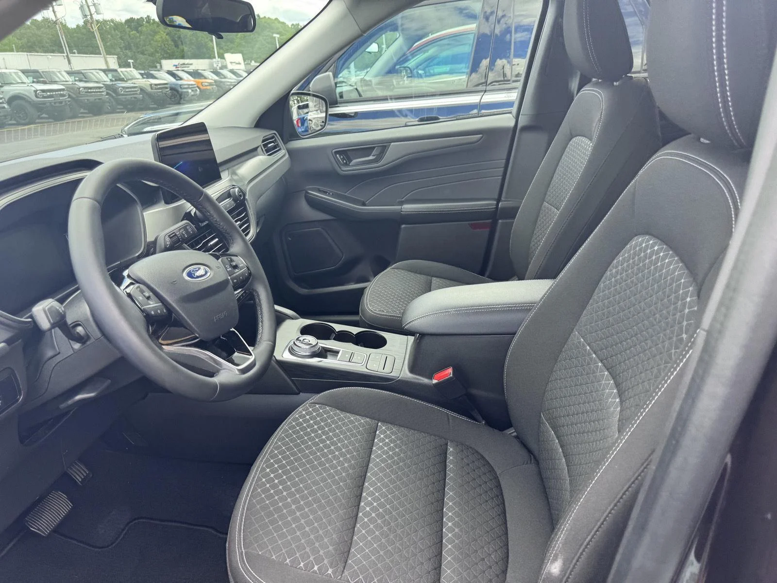 Used 2023 Cinnabar Red Ford Active image 7