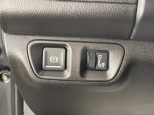 Used 2021 Blue GMC SLE image 38