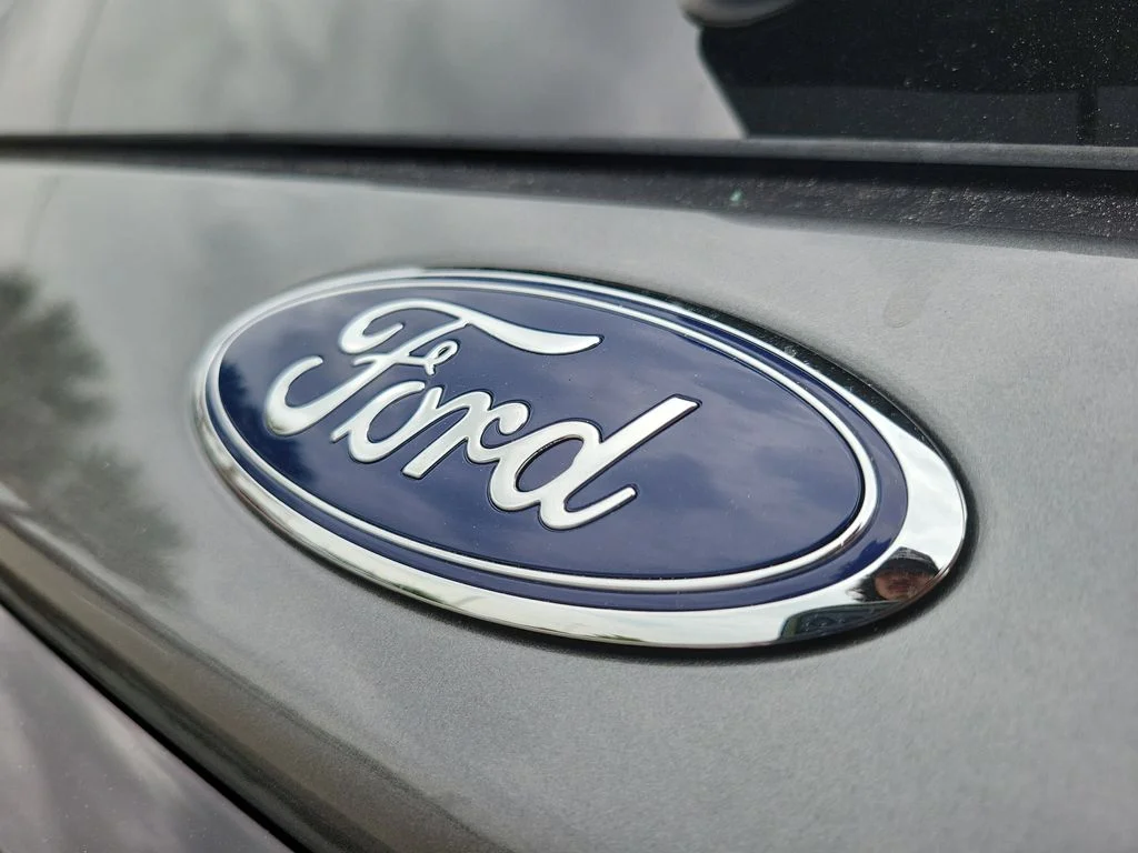 New 2026 Carbonized Gray Metallic Ford Active image 9