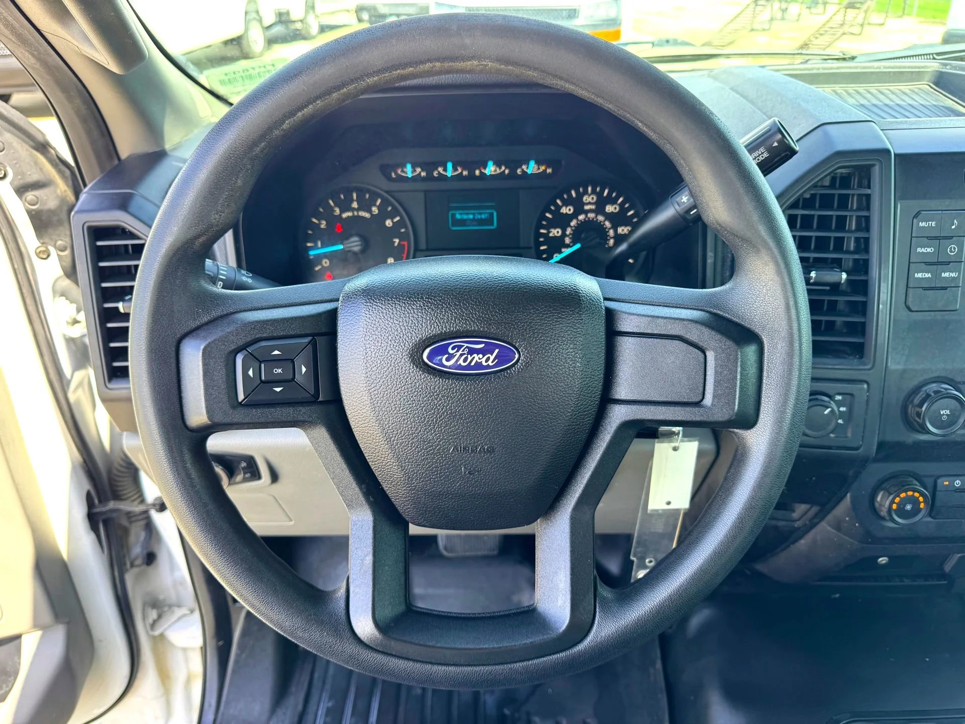 Used 2018  Ford XL image 16