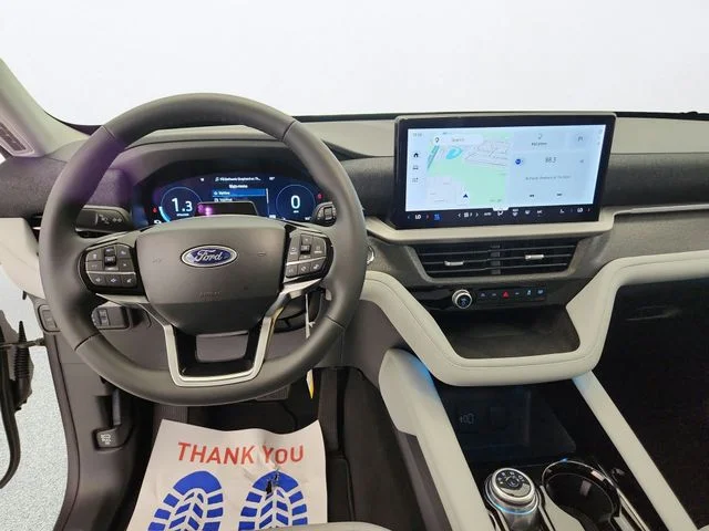 New 2026 Star White Metallic Tri-Coat Ford Platinum™ image 47