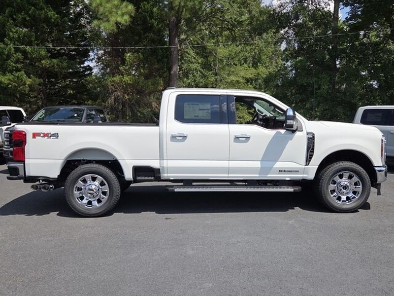 New 2026 Star White Metallic Tri-Coat Ford F-250® Lariat® image 15