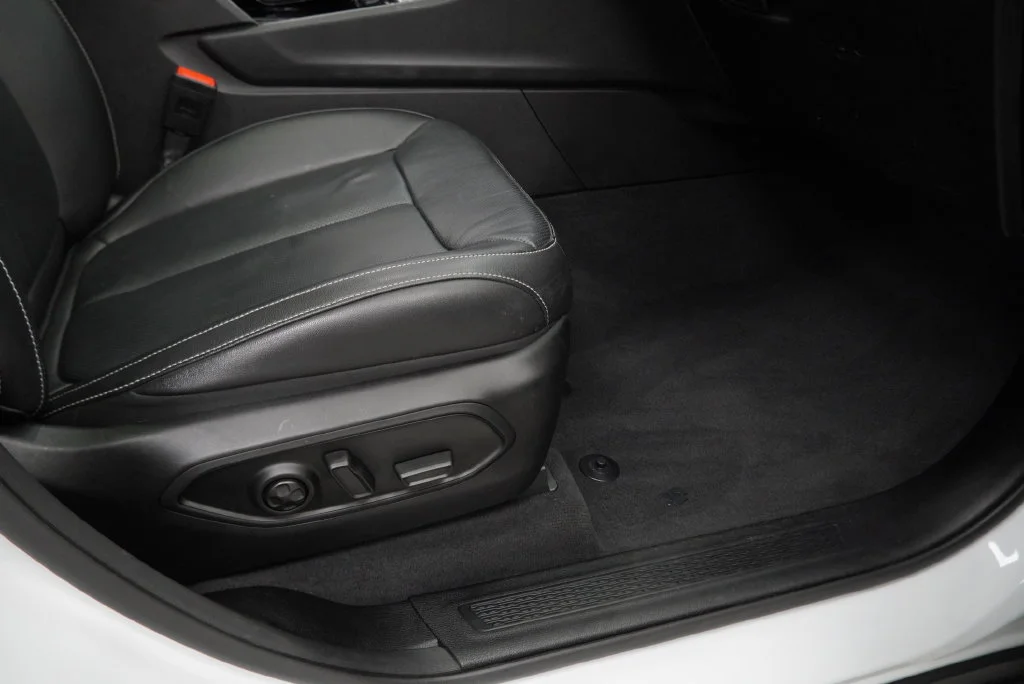 Used 2023 White Jeep 4xe image 43