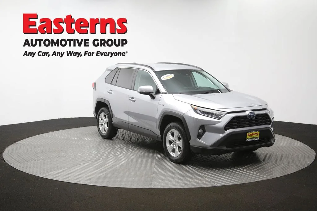 Used 2021 Silver Toyota XLE image 51