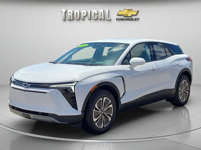 New 2025 Summit White Chevrolet LT image 1