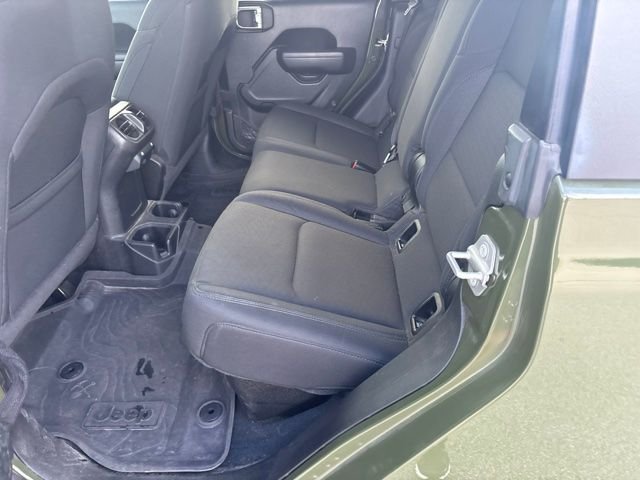 Used 2022 Green Jeep Altitude image 6