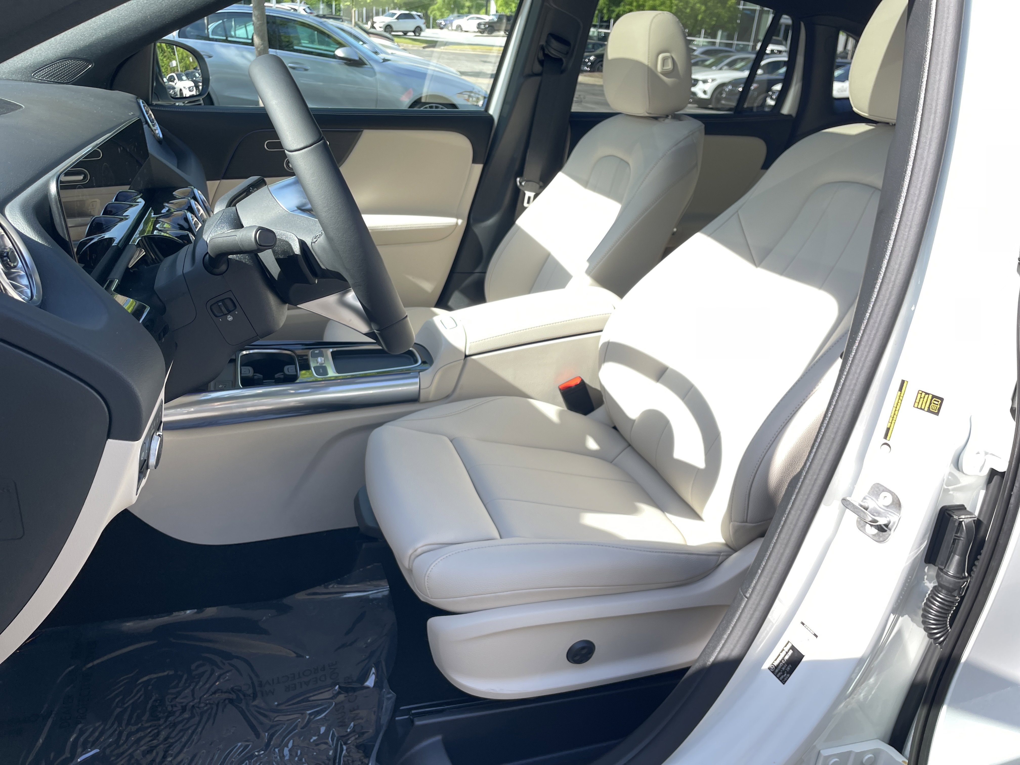New 2026 Polar White Mercedes-Benz GLA 250 SUV image 24