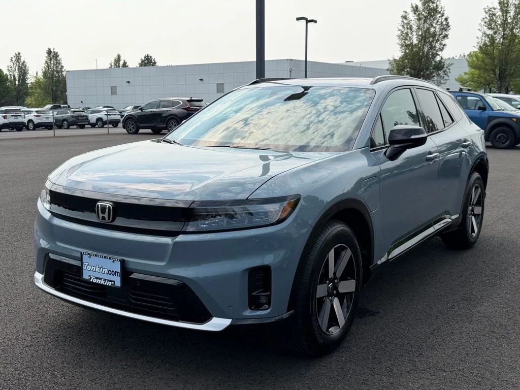 New 2026 Sonic Gray Pearl Honda Touring image 4