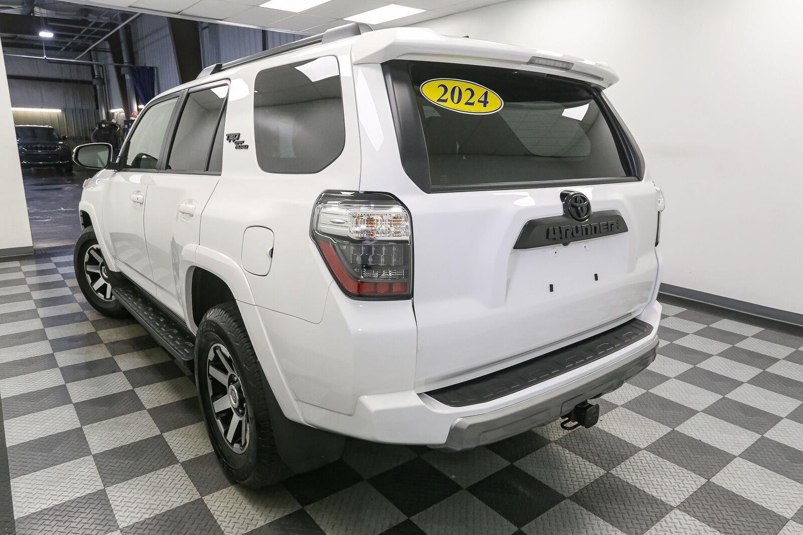 Used 2024 Ice Cap Toyota TRD Off-Road Premium image 11