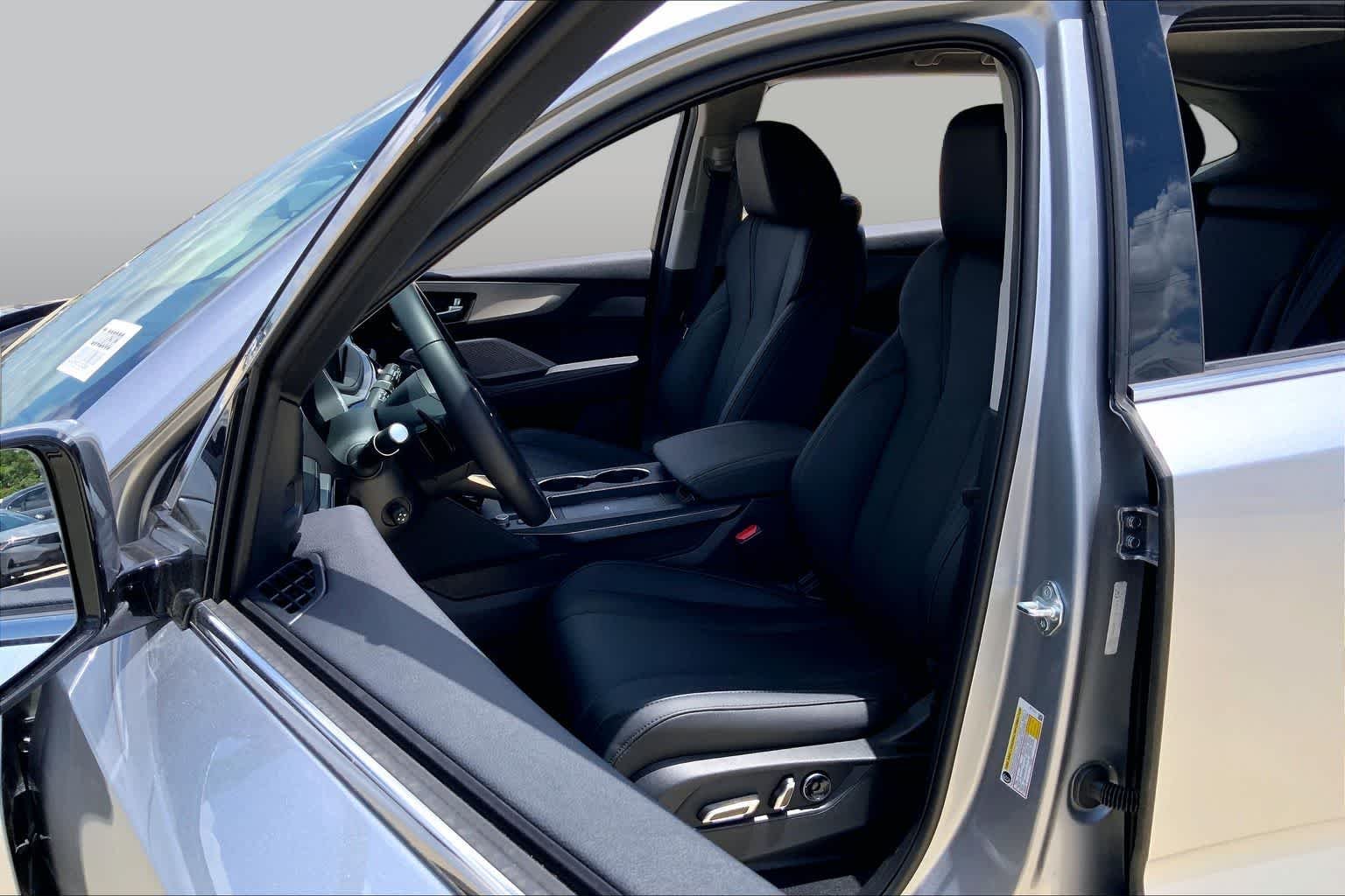 Used 2026 Solar Silver Metallic Acura  image 8