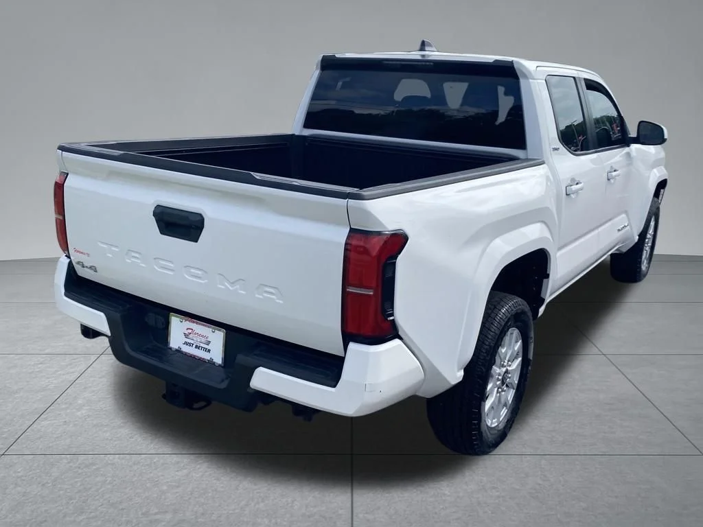 2024 Toyota Tacoma SR5 - Photo 15