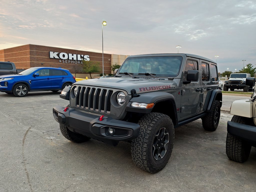 Used 2023 Gray Jeep Rubicon image 1