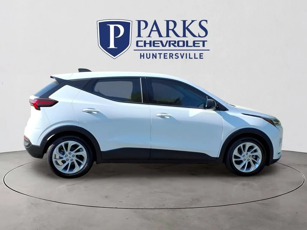 2027 Chevrolet Bolt LT - Photo 34