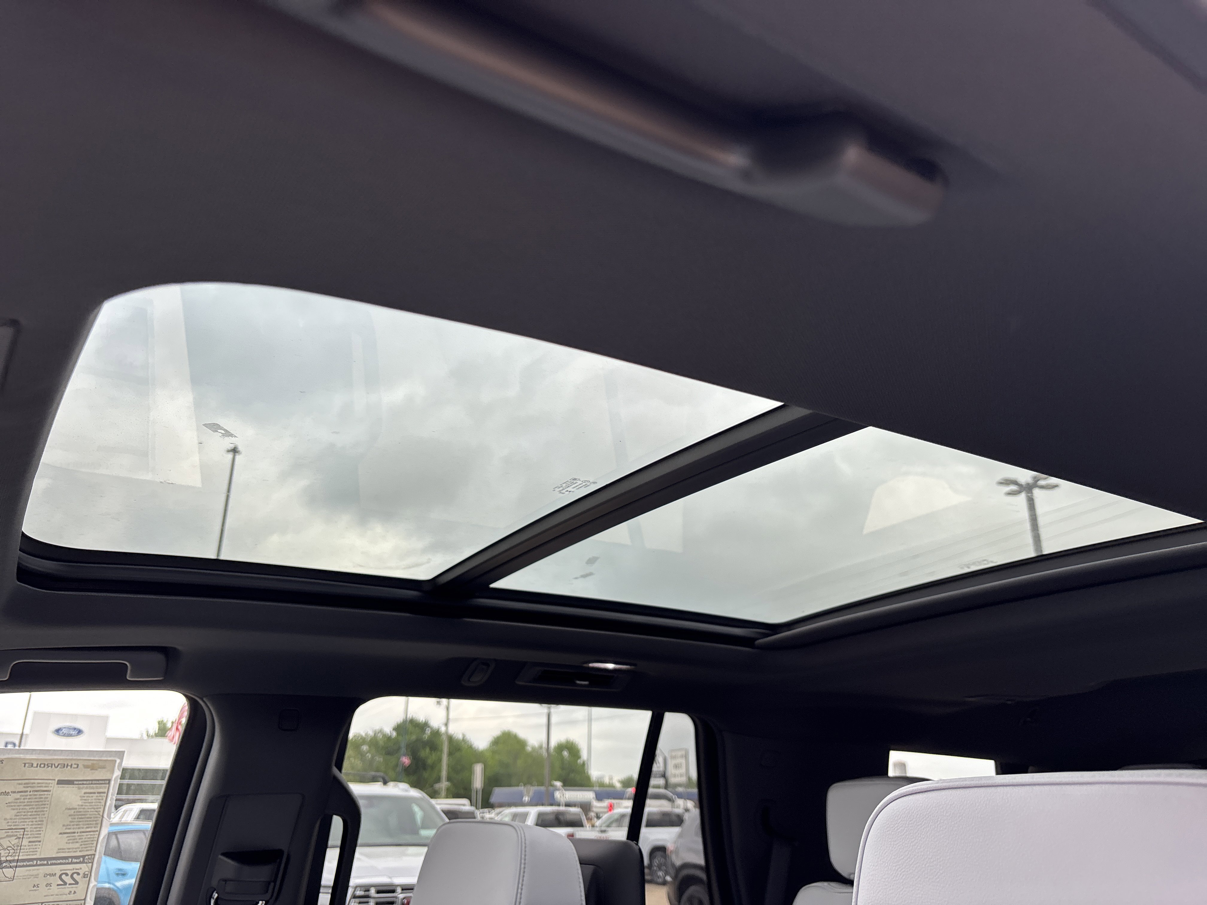 2025 Chevrolet Tahoe Premier - Photo 24