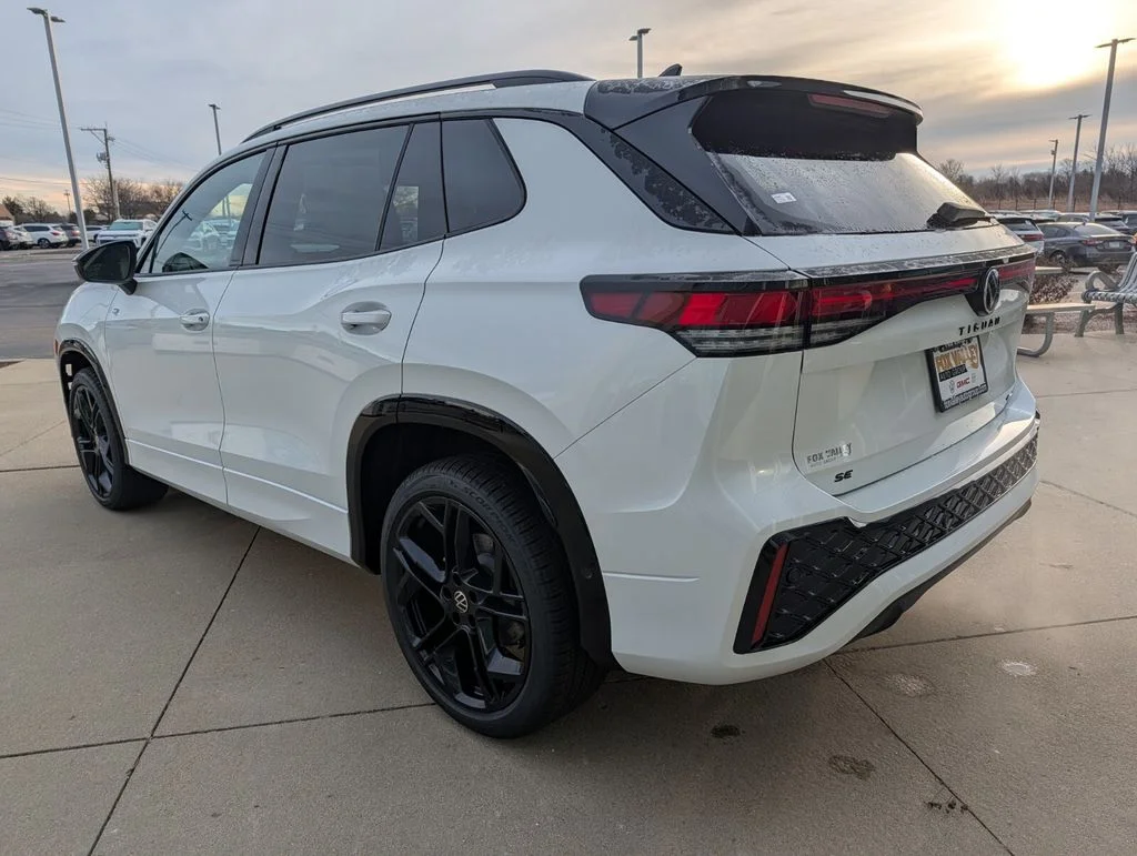 New 2026 White/off-white Volkswagen 2.0T SE R-Line Black image 7