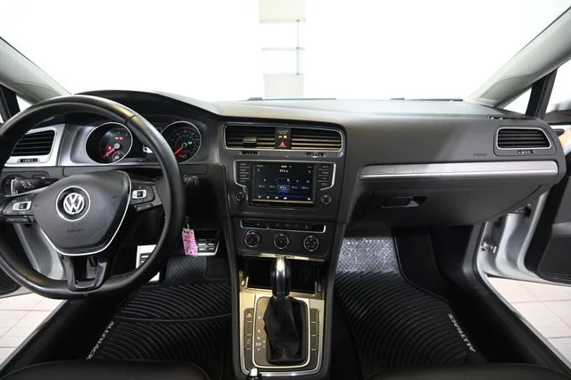 Used 2017 Silver Volkswagen TSI S image 2