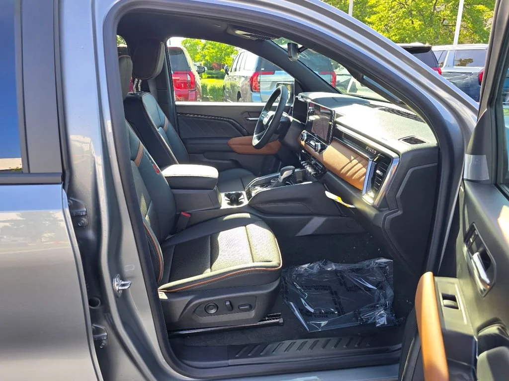 New 2026 Sterling Metallic GMC AT4 image 25