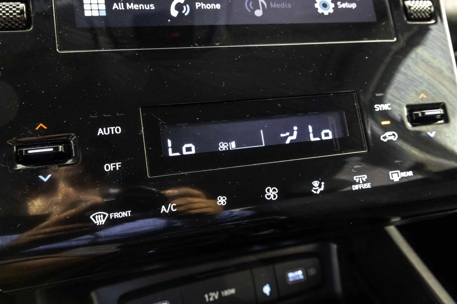 Used 2024  Hyundai SEL image 30