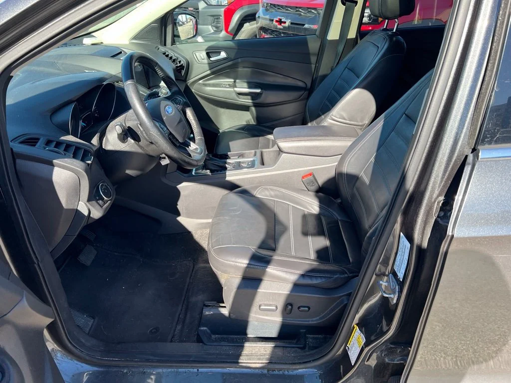Used 2017 Gray Ford SE image 4