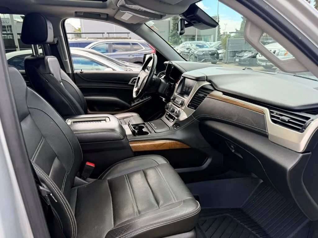 Used 2020 Quicksilver Metallic GMC 4x4 Denali Dilawri Certified   Local BC   Regularl image 11