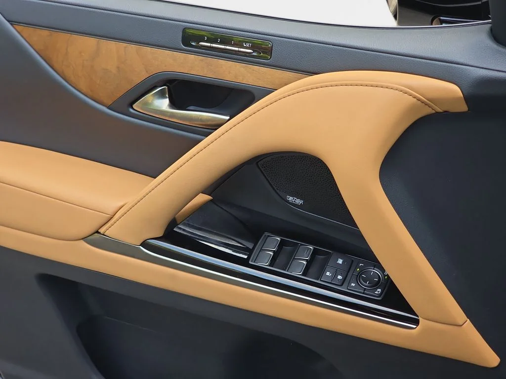 Certified Used 2024 CAVIAR Lexus 600 Luxury image 32