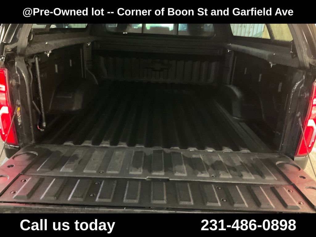 Used 2022 Black Chevrolet LTZ image 27