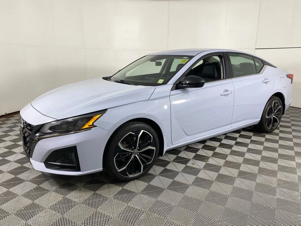 Used 2023 Gray Sky Pearl Nissan 2.5 SR image 6