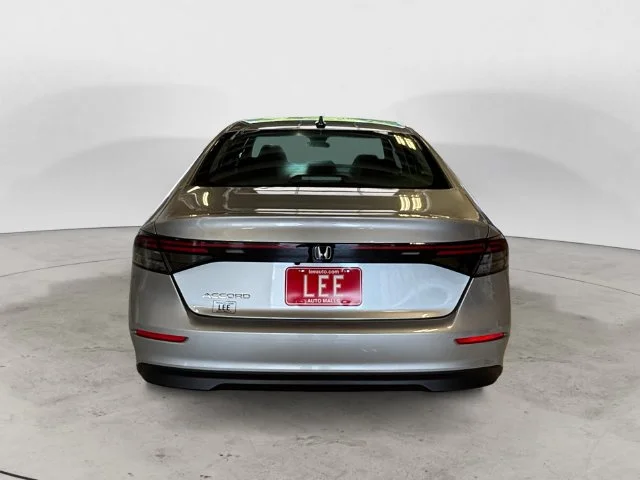 New 2026 Silver Honda SE image 4