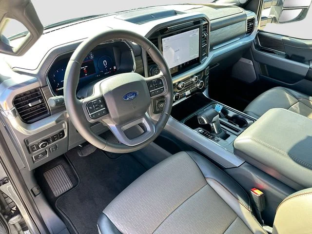 Used 2025 Gray Ford Lariat image 9